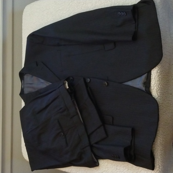 Bachrach/Loro Piana Charcoal Gray/Black Wool Suit 44R (Made...